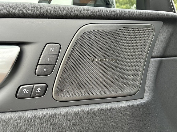 Volvo XC60 15 of 18