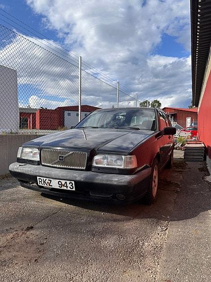 Volvo 850 2 of 7