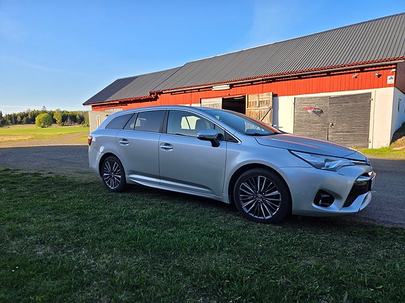 Toyota Avensis 5 of 7