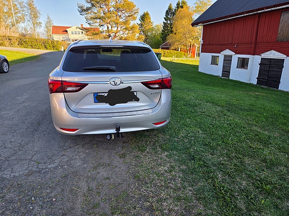 Toyota Avensis 6 of 7