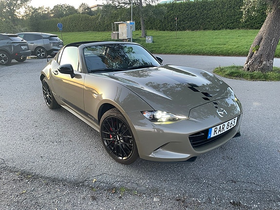 Mazda MX-5 2 of 6