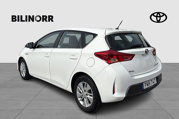Toyota Auris 3 of 12