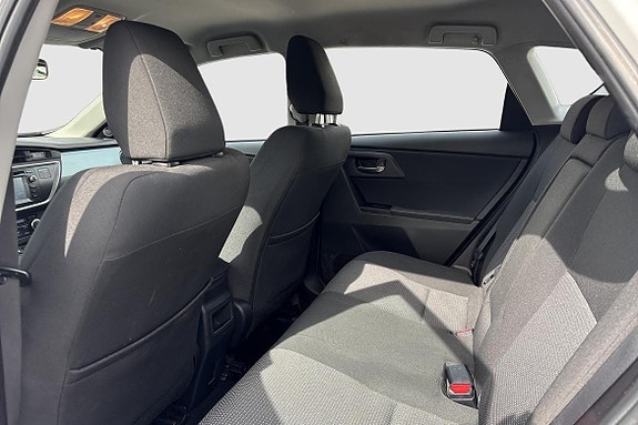 Toyota Auris 11 of 12