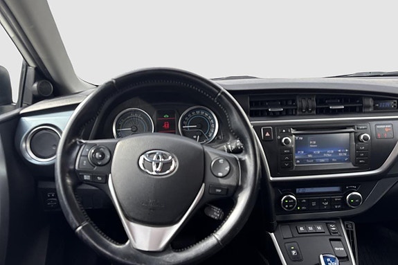 Toyota Auris 6 of 12