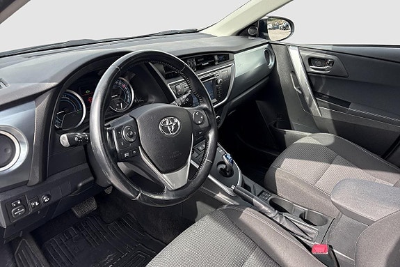 Toyota Auris 9 of 12