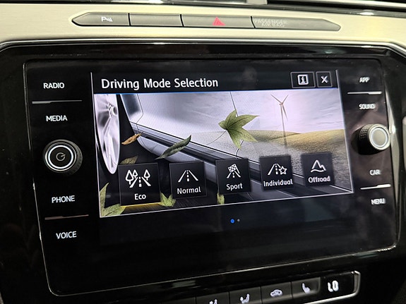 Volkswagen Passat Alltrack 28 of 30