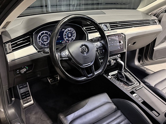 Volkswagen Passat Alltrack 15 of 30