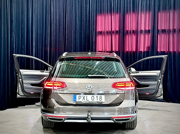 Volkswagen Passat Alltrack 8 of 30
