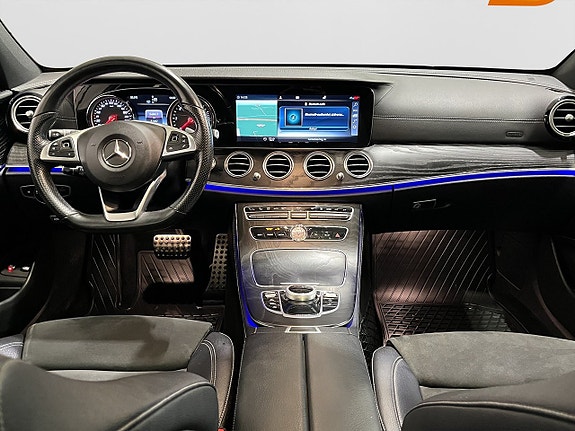 Mercedes-Benz E220 13 of 16