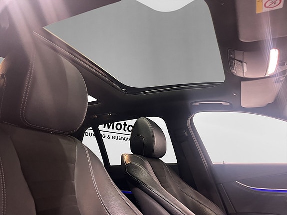 Mercedes-Benz E220 11 of 16
