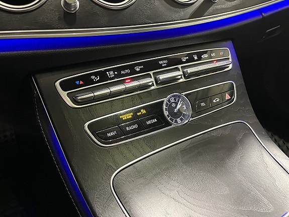 Mercedes-Benz E220 15 of 16