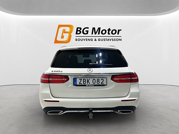 Mercedes-Benz E220 6 of 16