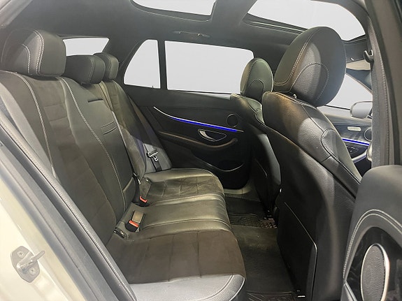 Mercedes-Benz E220 12 of 16