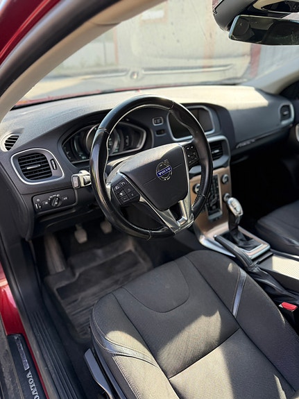 Volvo V40 Cross Country 4 of 6