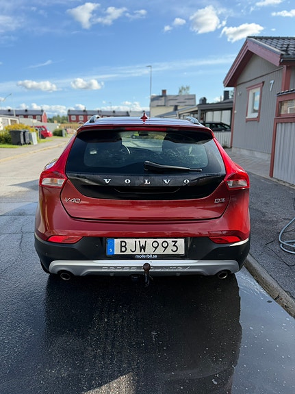 Volvo V40 Cross Country 3 of 6