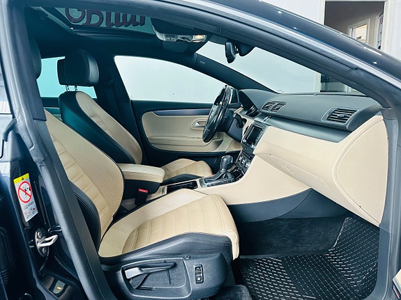Volkswagen CC 13 of 21