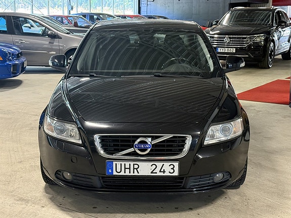 Volvo S40 2 of 9