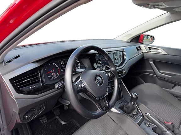 Volkswagen Polo 11 of 15
