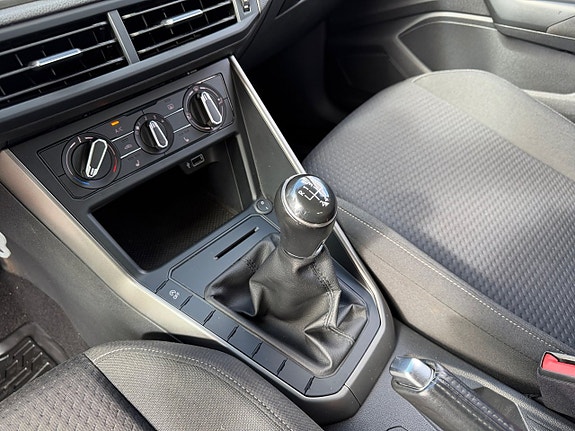 Volkswagen Polo 13 of 15