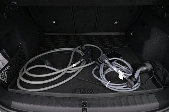 BMW iX1 24 of 27
