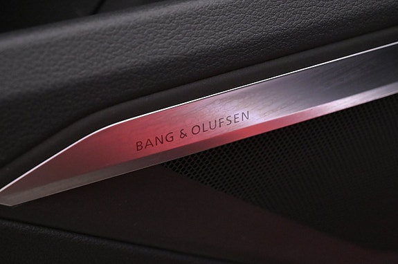 Audi Q8 12 of 27