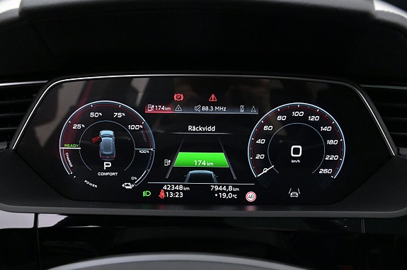 Audi Q8 9 of 27