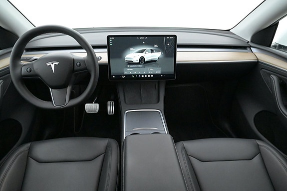 Tesla Model Y 6 of 27