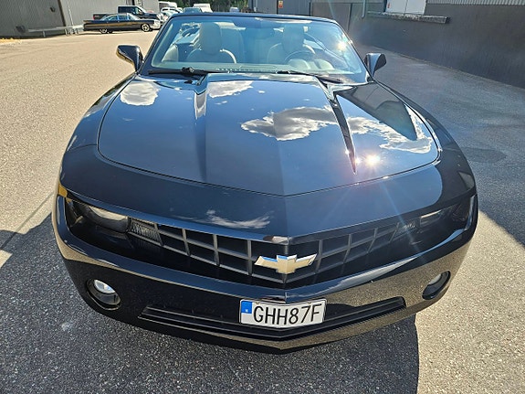 Chevrolet Camaro 2 of 9