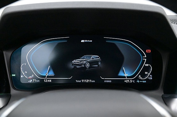 BMW 330e 8 of 27
