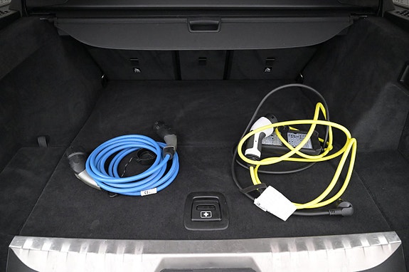 BMW 330e 25 of 27