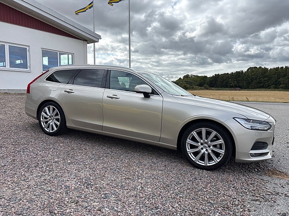 Volvo V90 2 of 12