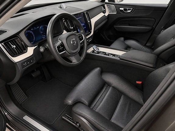 Volvo XC60 8 of 18