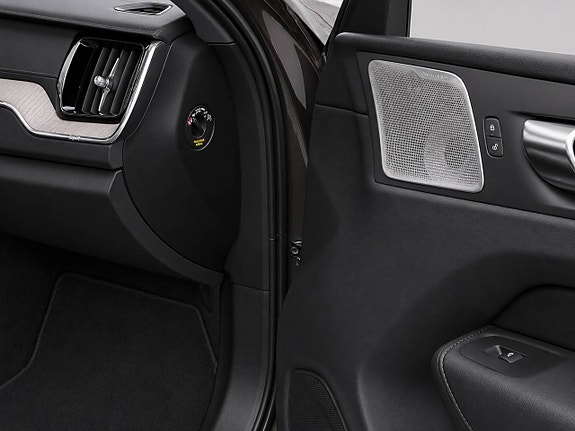 Volvo XC60 17 of 18
