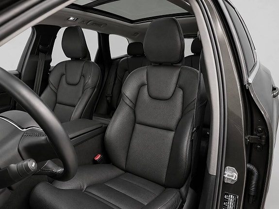 Volvo XC60 10 of 18