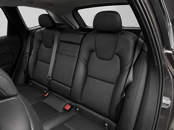 Volvo XC60 12 of 18
