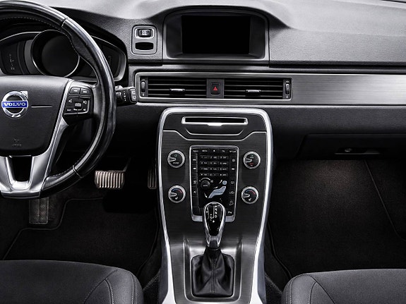 Volvo XC70 17 of 28