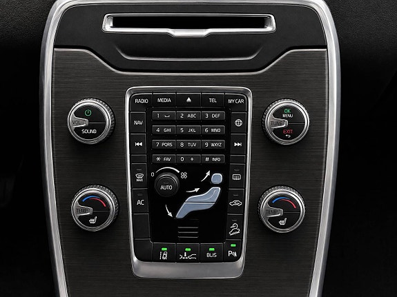 Volvo XC70 18 of 28