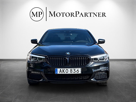 BMW 520d 2 of 17