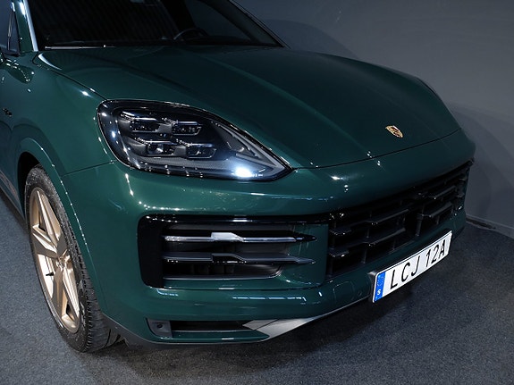 Porsche Cayenne 6 of 15