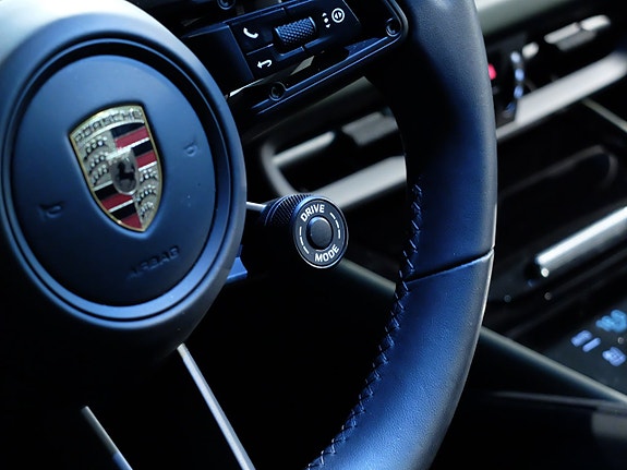 Porsche Cayenne 13 of 15