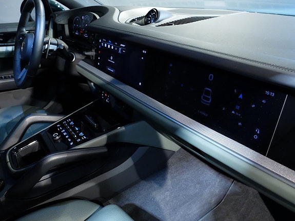 Porsche Cayenne 8 of 15