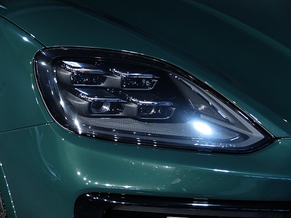 Porsche Cayenne 5 of 15