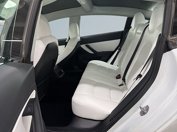 Tesla Model 3 13 of 21
