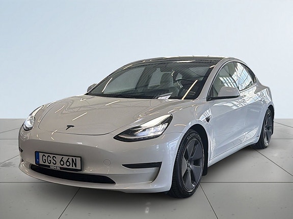 Tesla Model 3 16 of 21