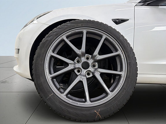 Tesla Model 3 14 of 21