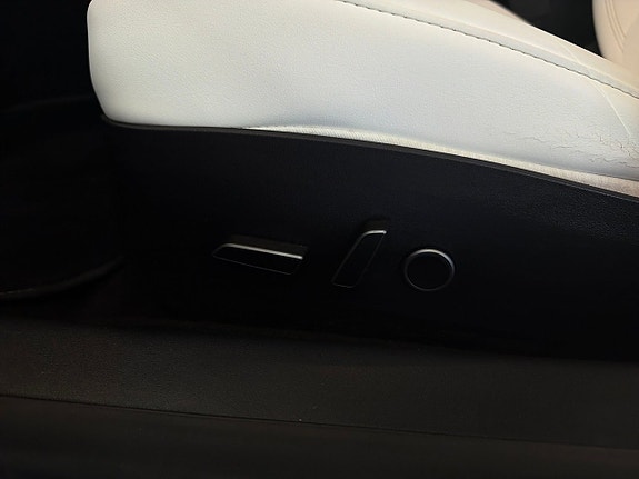 Tesla Model 3 19 of 21