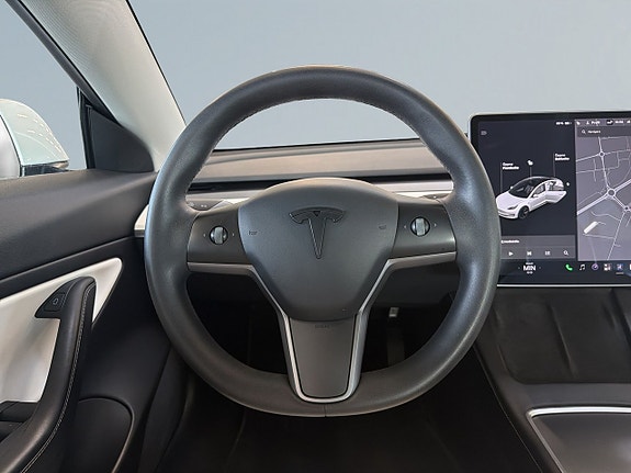 Tesla Model 3 9 of 21