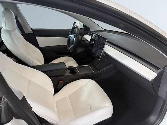 Tesla Model 3 10 of 21
