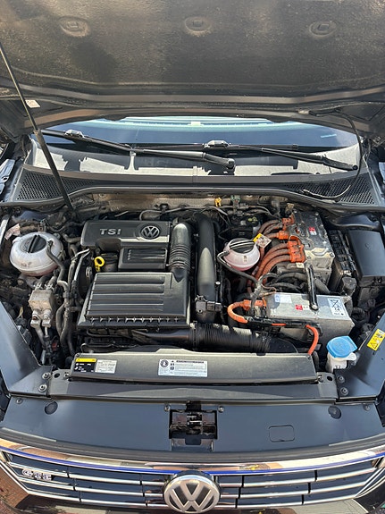Volkswagen Passat 10 of 12