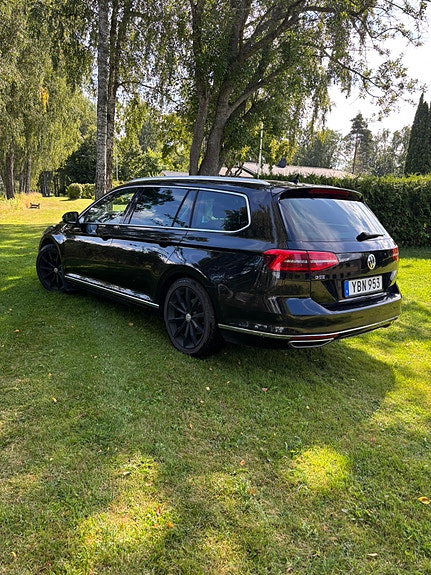 Volkswagen Passat 3 of 12